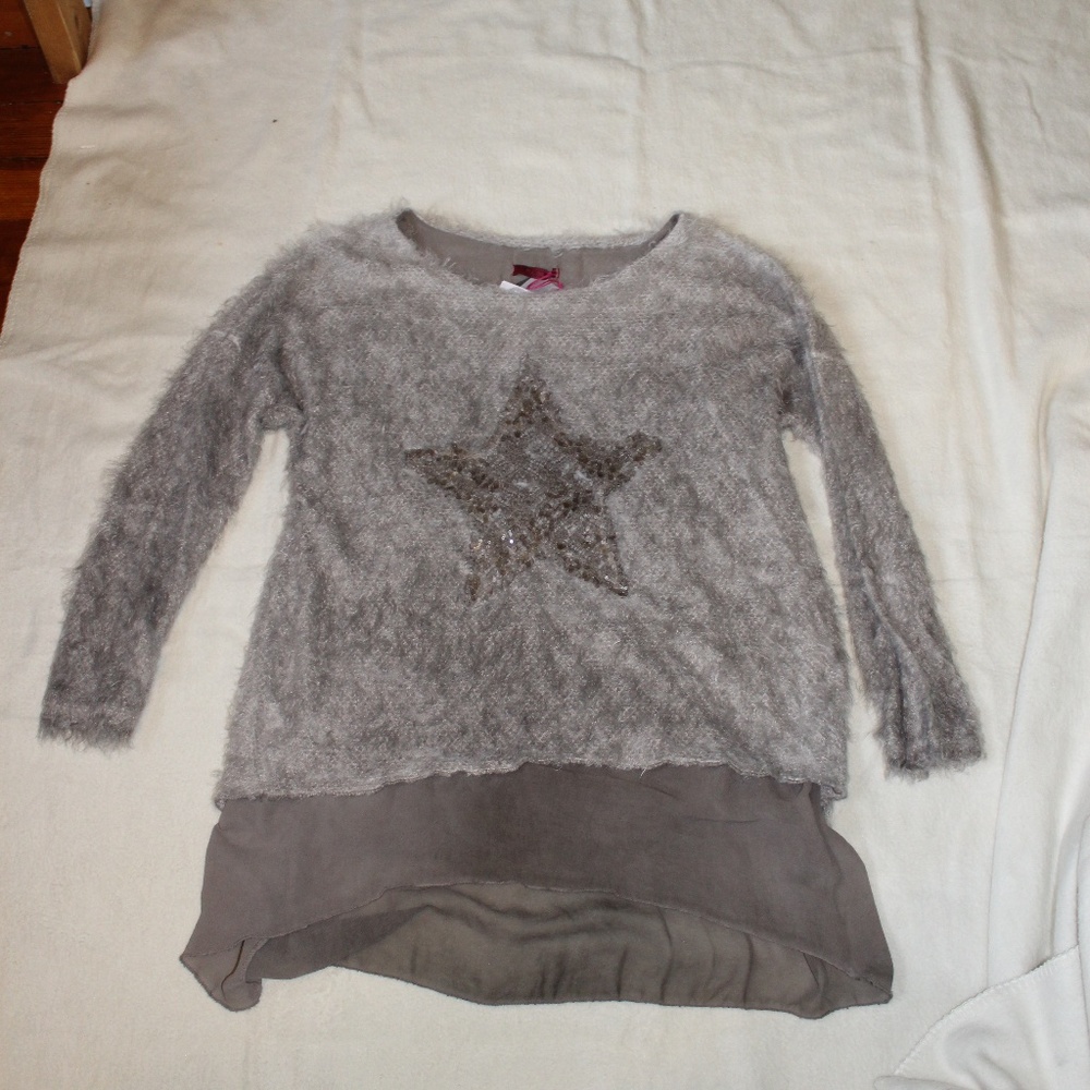 NWT Crist'l Italian high low soft star sweater